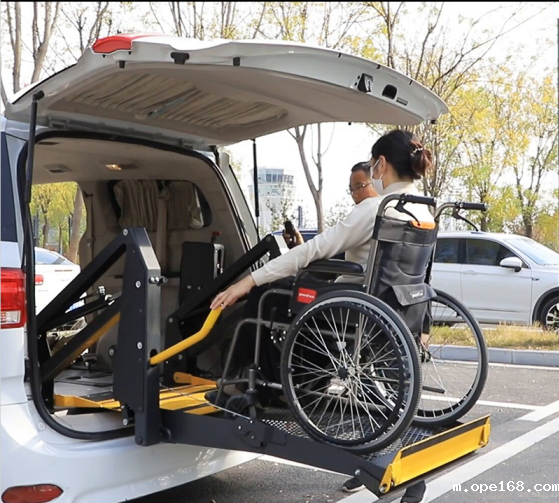 Wheelchair lift